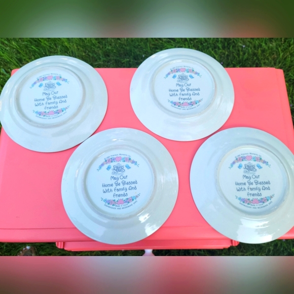 Vintage Set of 4 Precious Moments Salad Plates Enesco 1994 Love One Another - Picture 2 of 7